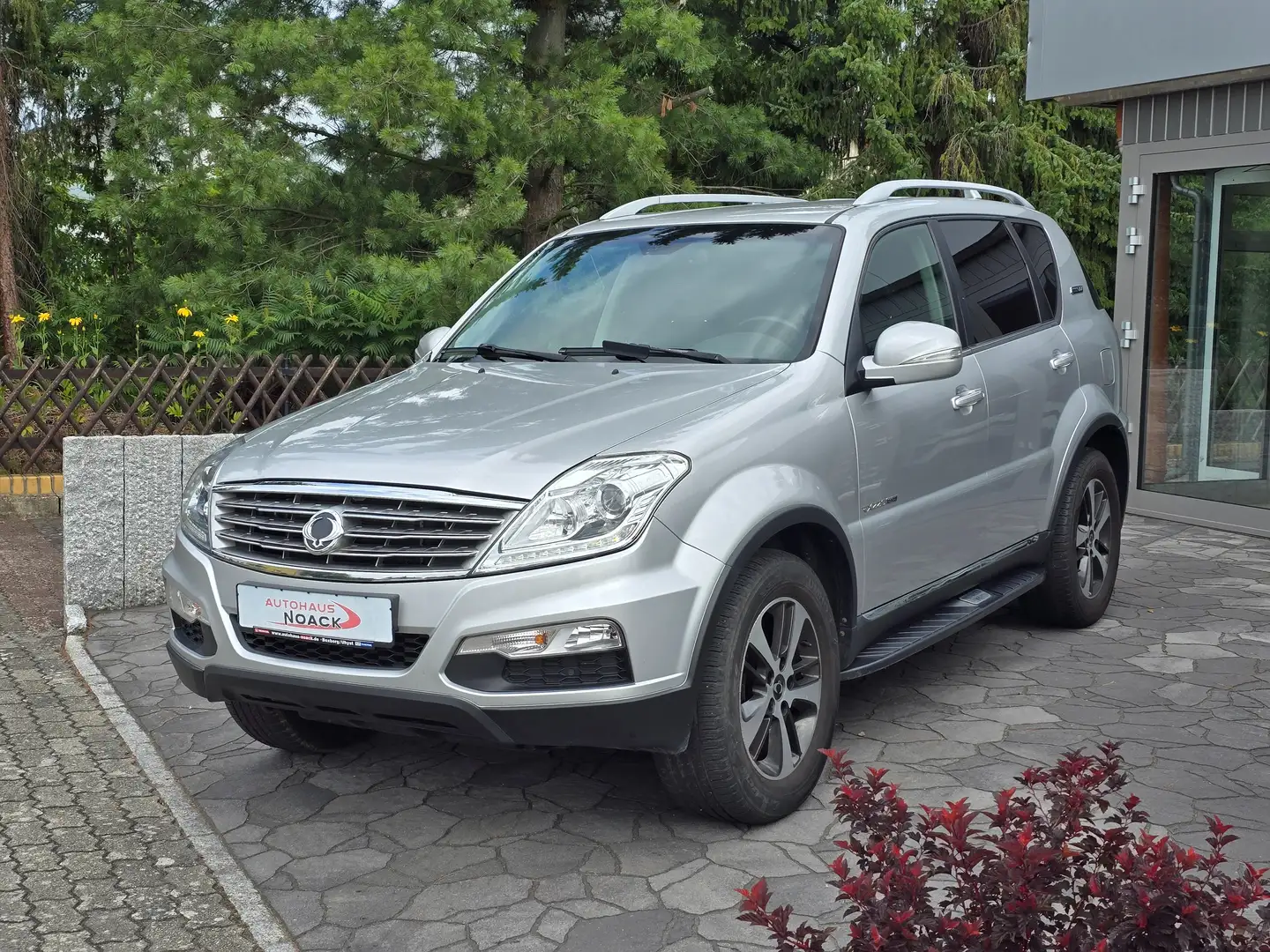 SsangYong Rexton W 2.2 e-XDi 220 4WD Sapphire Gümüş rengi - 1