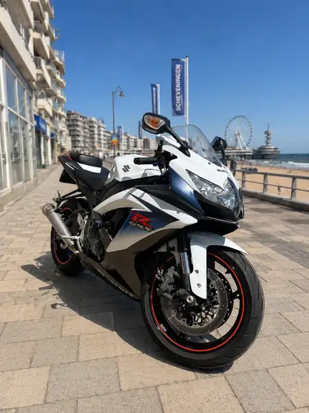 Suzuki GSX-R 750 - foto 2