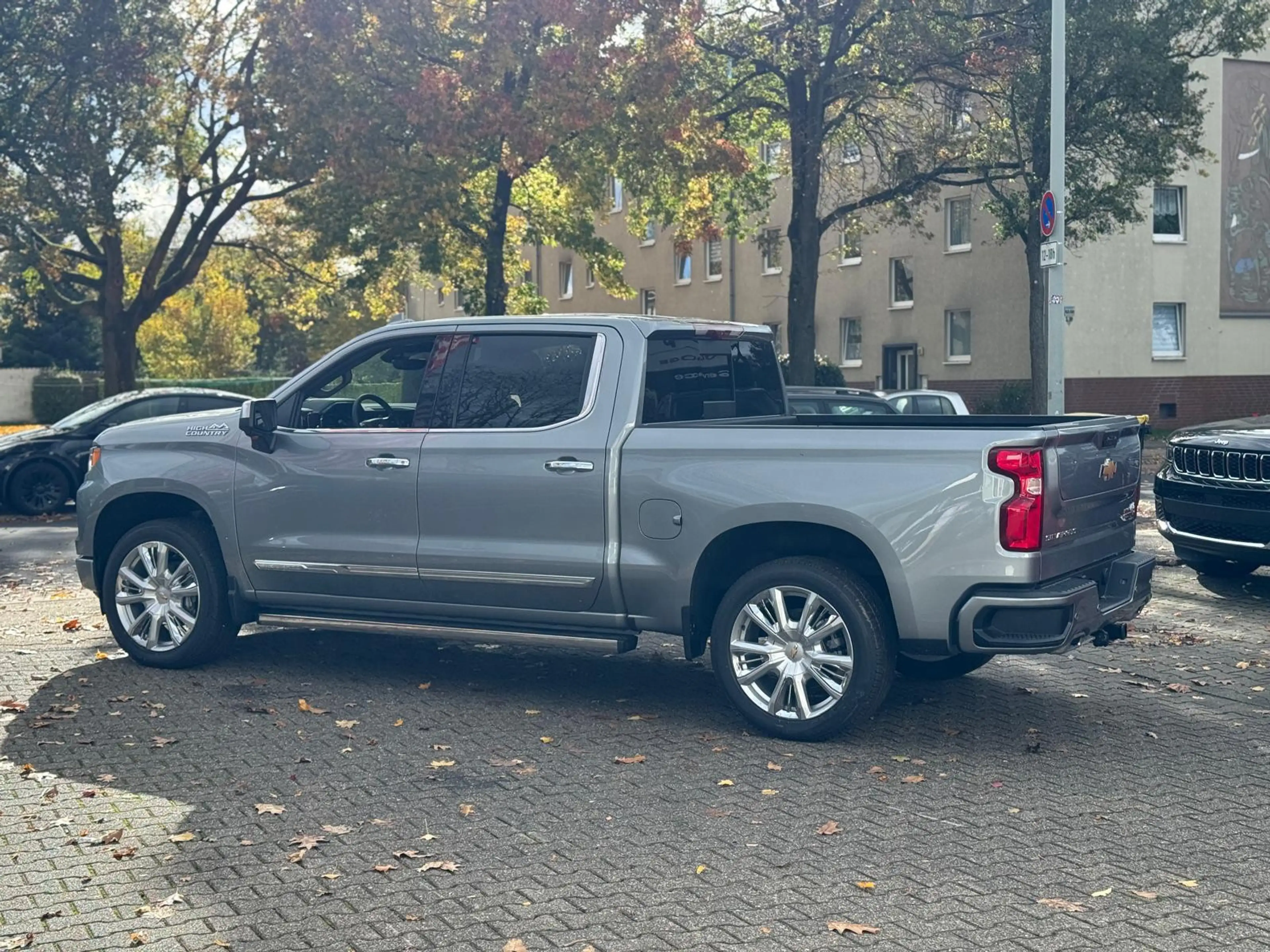 Chevrolet Silverado 6.2 V8 High Country — photo 9