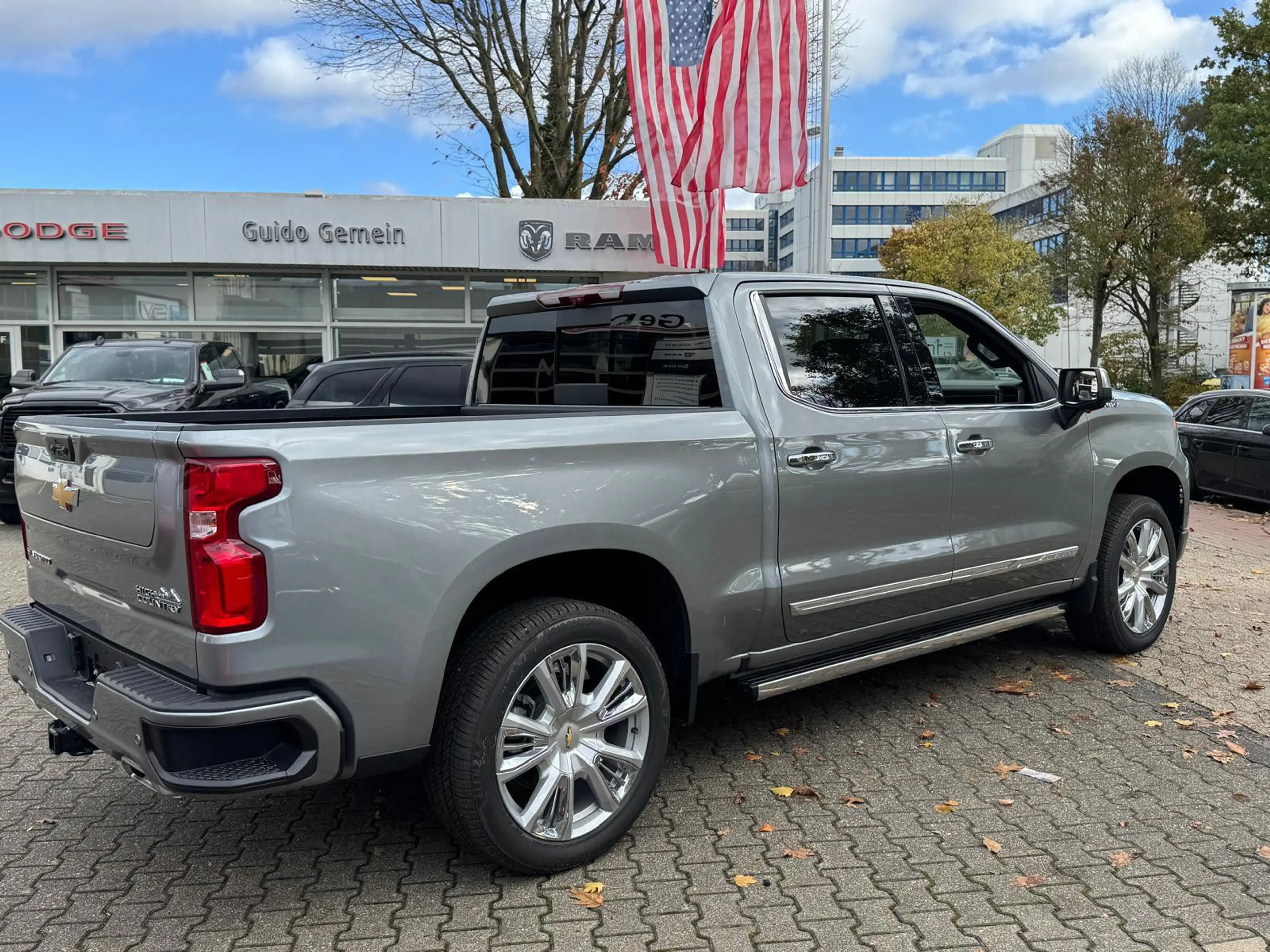 Chevrolet Silverado 6.2 V8 High Country — photo 3