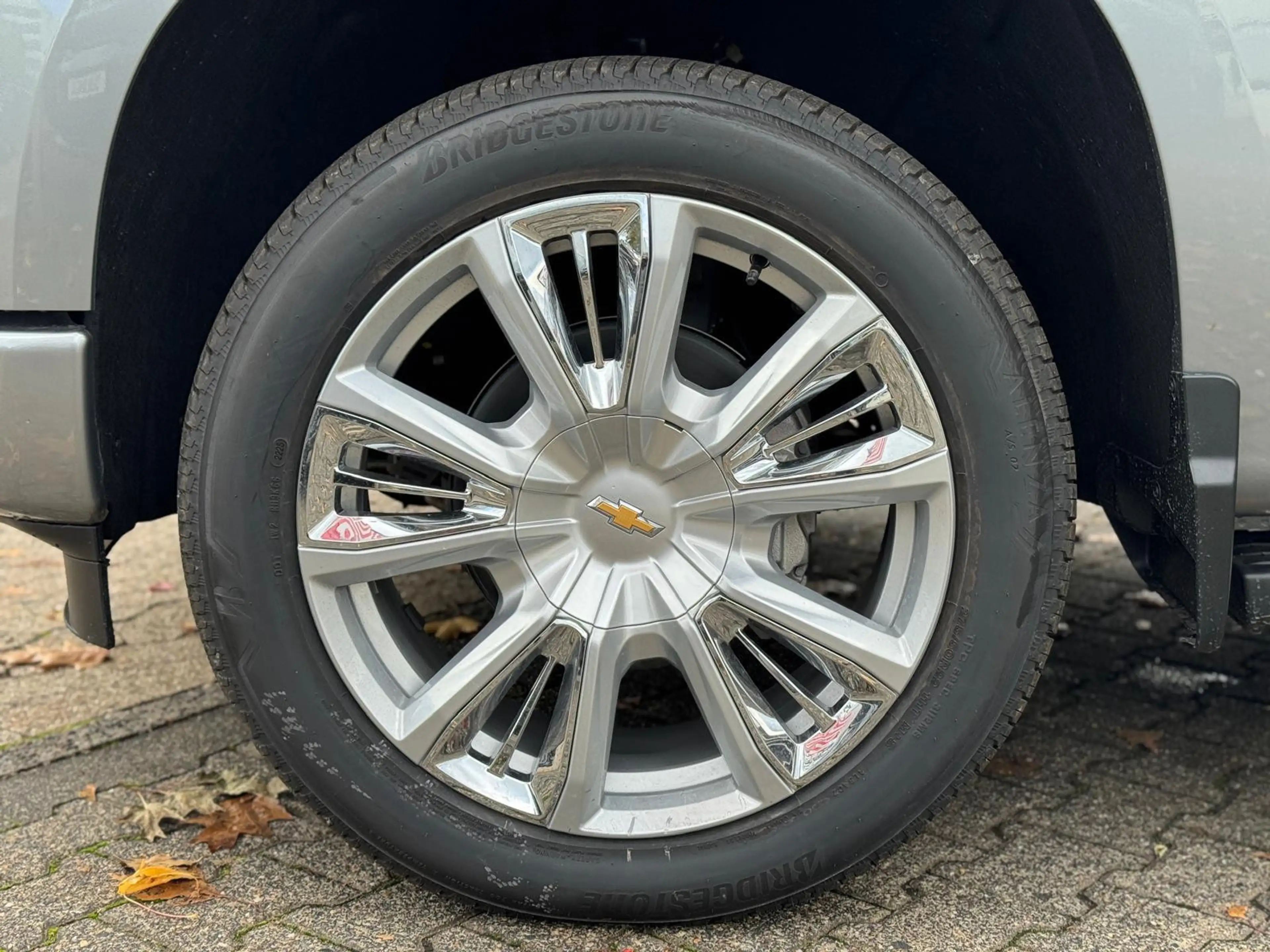 Chevrolet Silverado 6.2 V8 High Country — photo 11