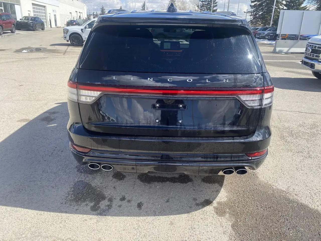 Lincoln Aviator снимка Lincoln Aviator