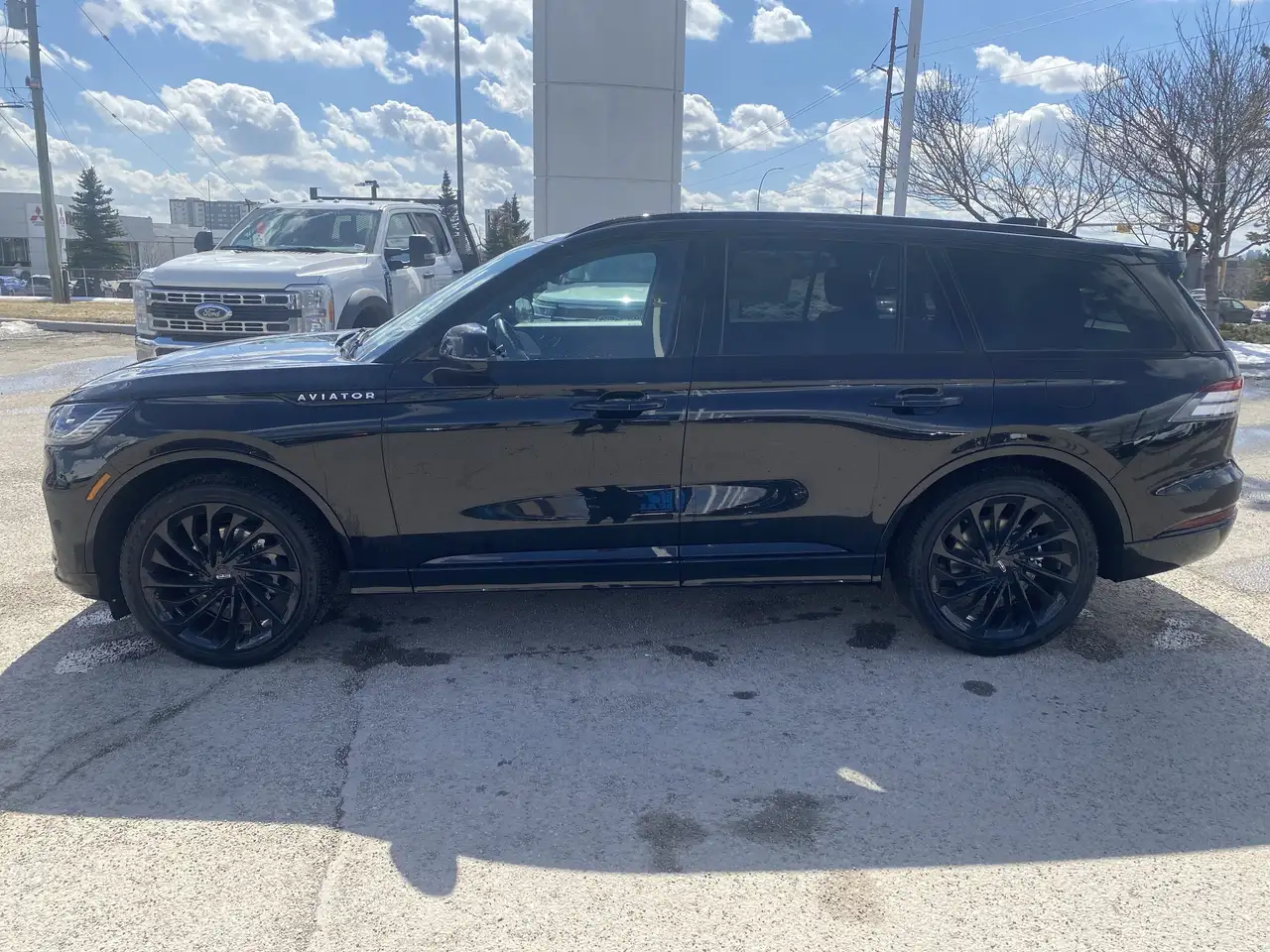Lincoln Aviator снимка Lincoln Aviator