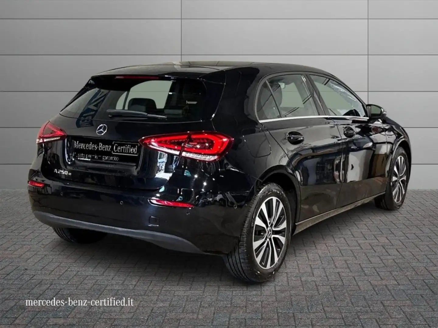 Mercedes-Benz A 250 e hybrid EQ Business Extra Negro - 2