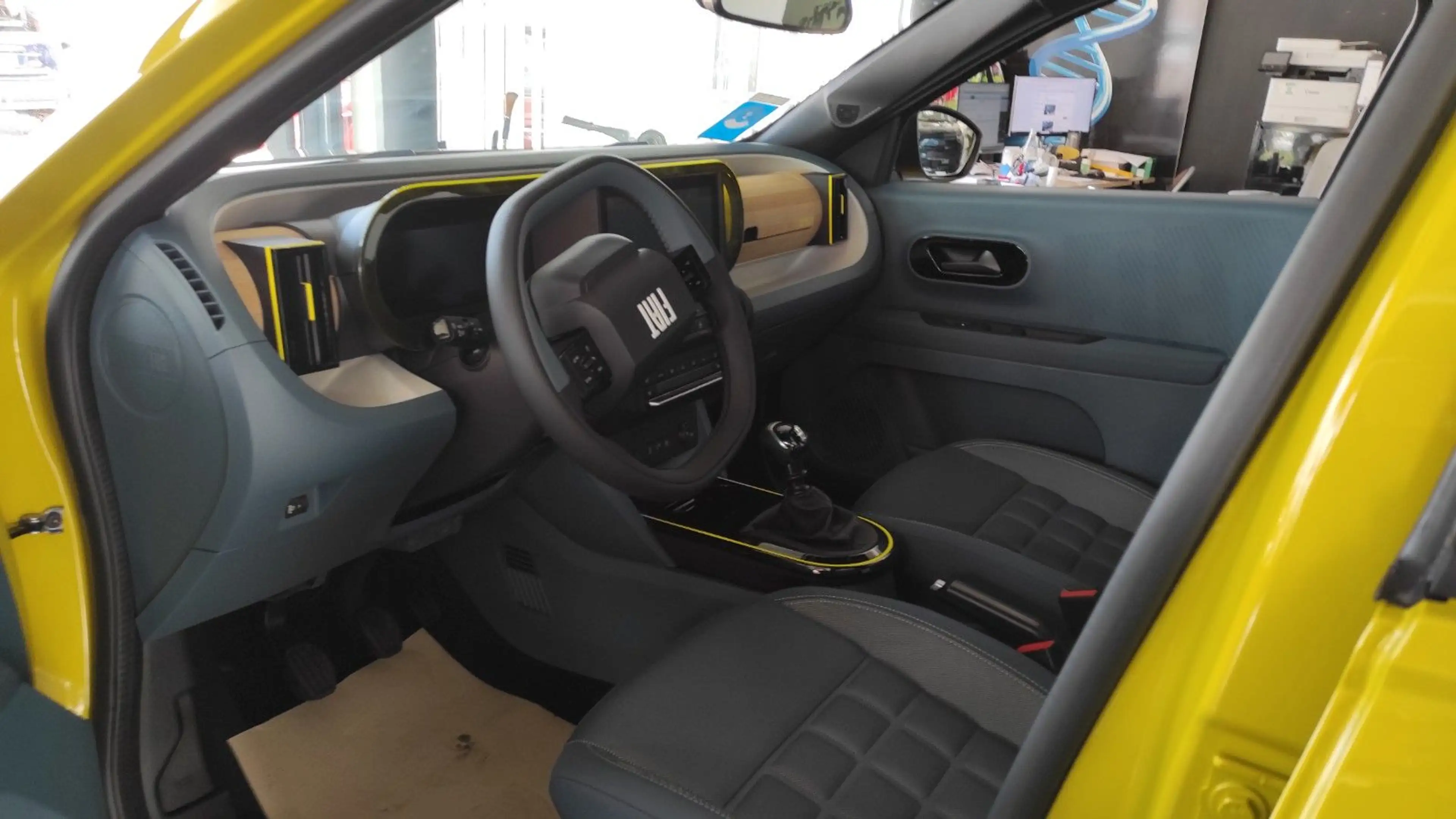 Fiat Grande Panda 1.2 Turbo 74 kW La Prima — photo 12