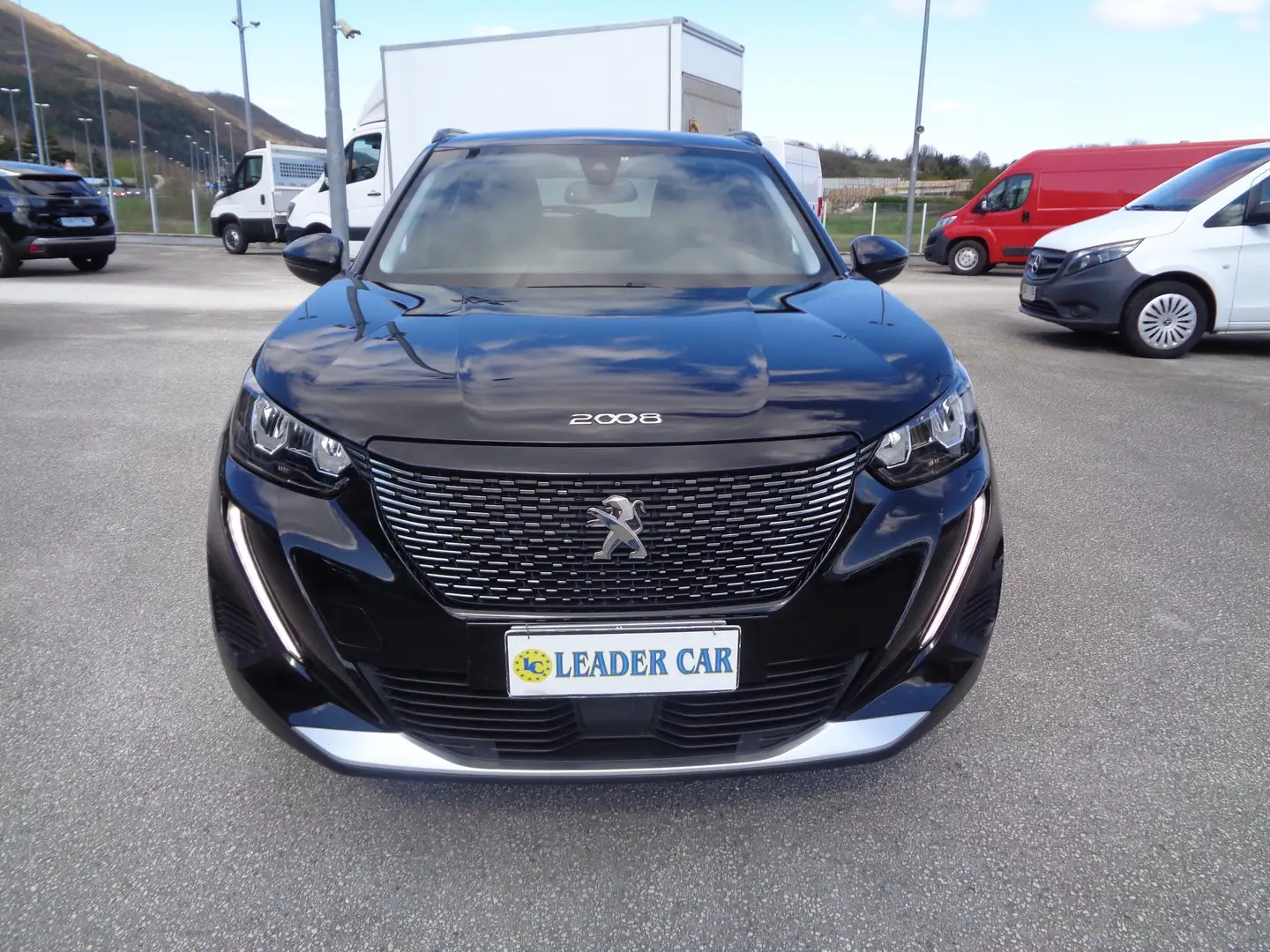 Peugeot 2008 1.5 bluehdi 130cv EAT8 Allure Pack Negro - 2