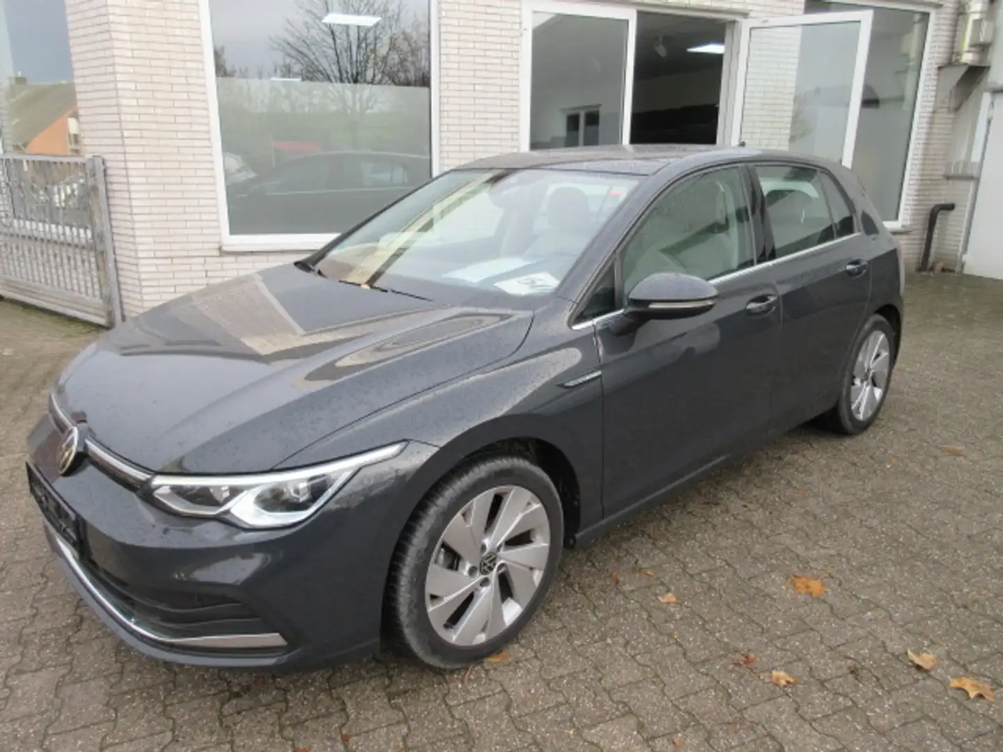 Volkswagen Golf Style 1.5 eTSI DSG AHK PANORAMA LED ALU APS CLIMATRONIC MEMORY-SITZ Grau - 1