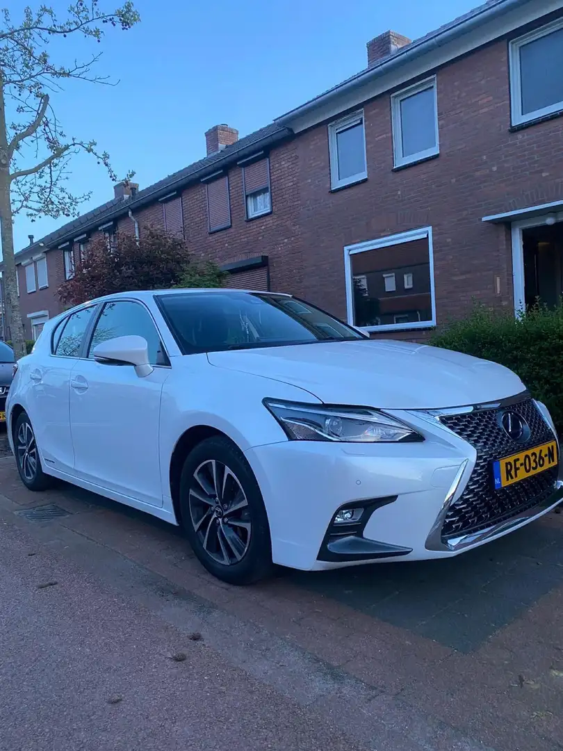 Lexus IS 200 200h Business Launch Edition White - 2