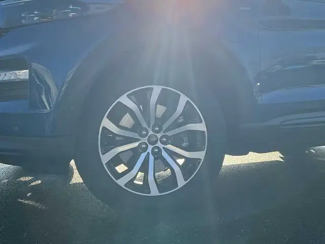 Ford Explorer view 9