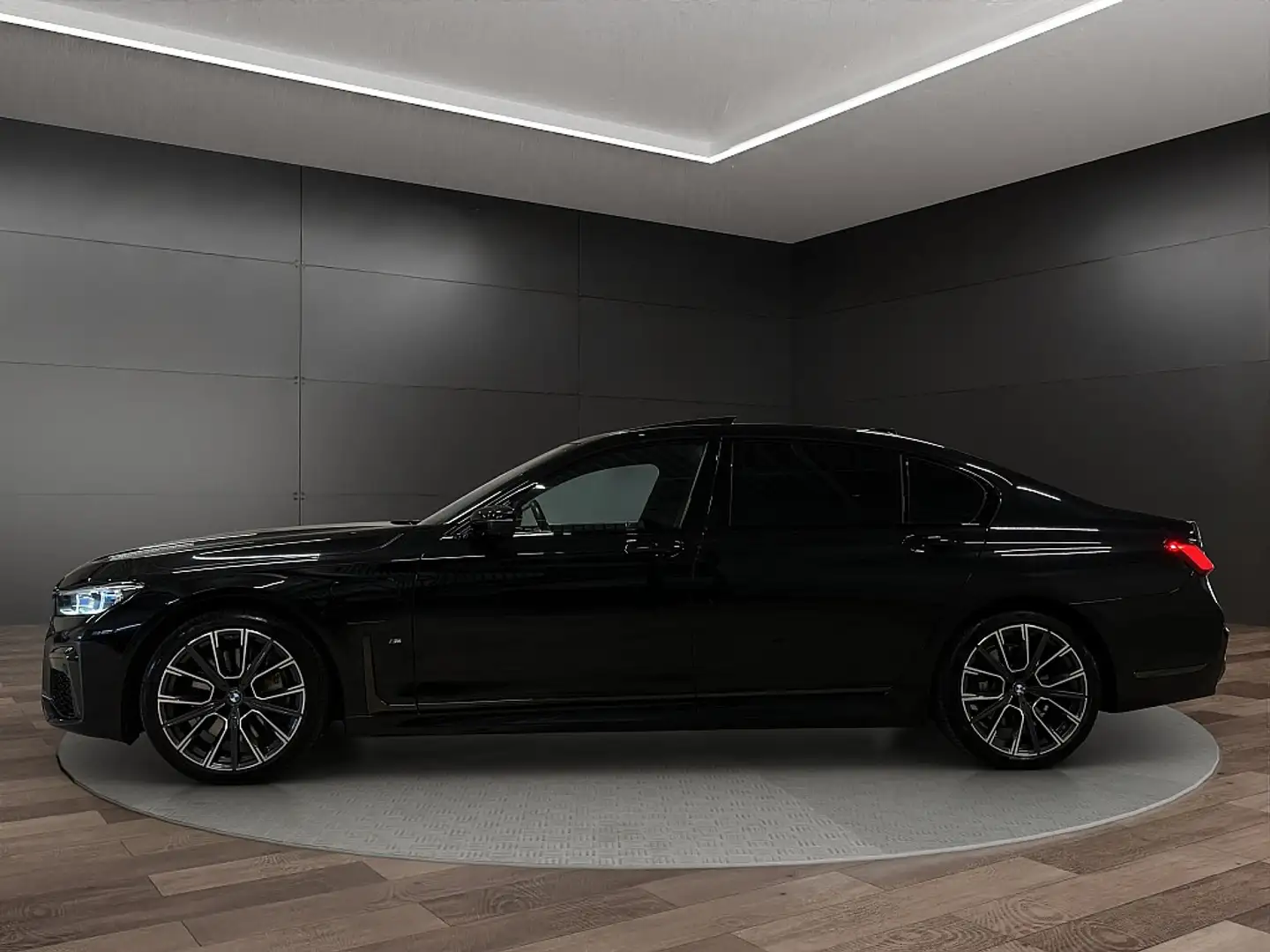BMW 745 Le PHEV xDrive Aut. Lang // VOLL // Negro - 2