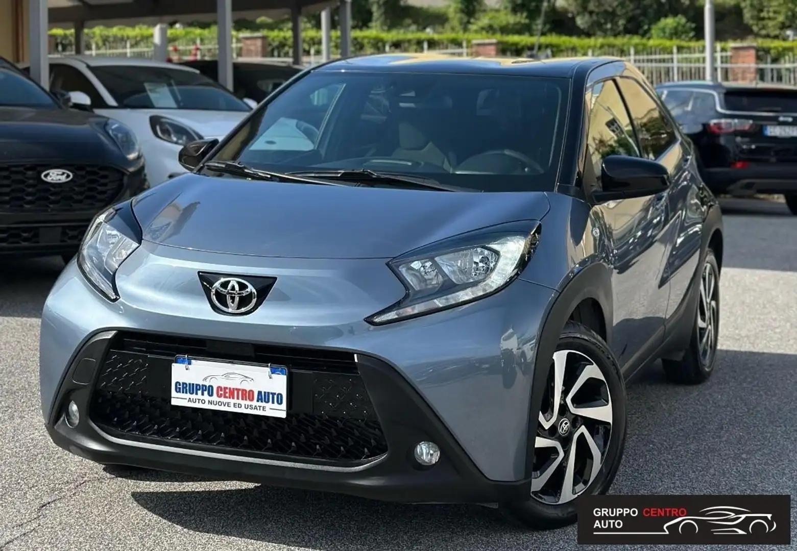 Toyota Aygo X 1.0 VVT-i 72 CV 5 porte Trend Grigio - 1