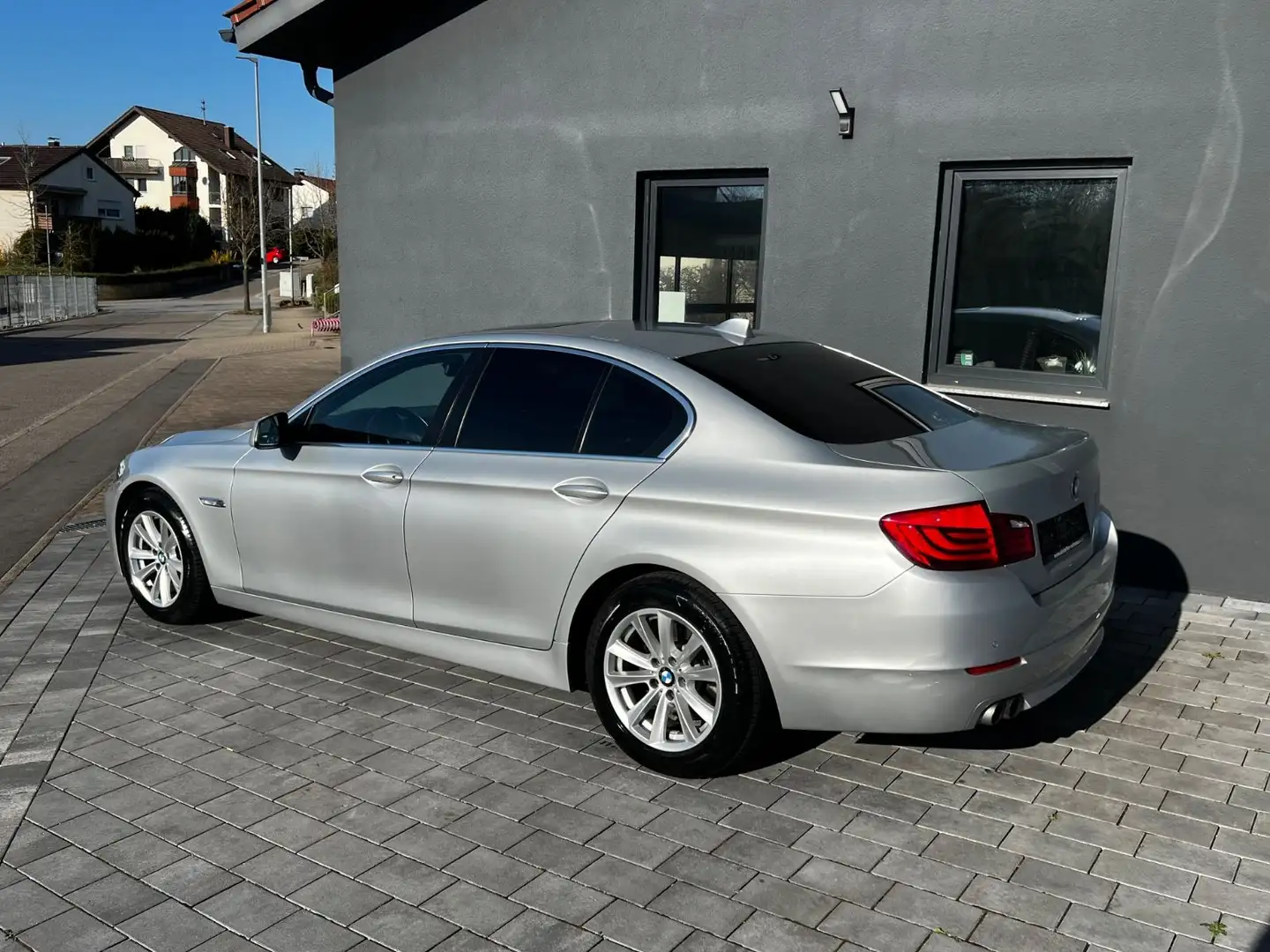 BMW 523 5 Lim. 523 i Automatik/Leder/Navi Silber - 2