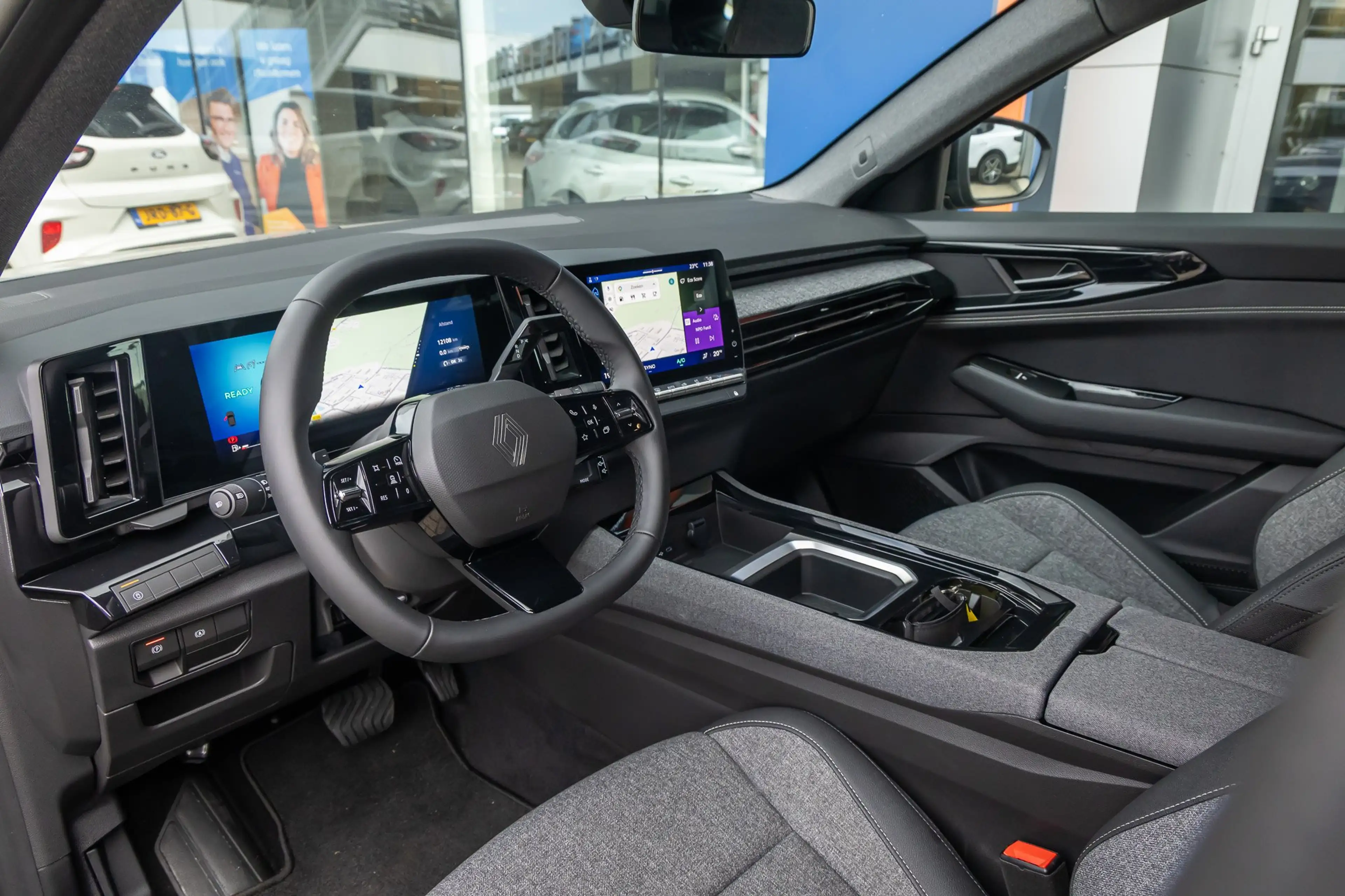 Renault Austral 1.2 E-Tech full hybrid 200 evolution | Apple Carpl — photo 2