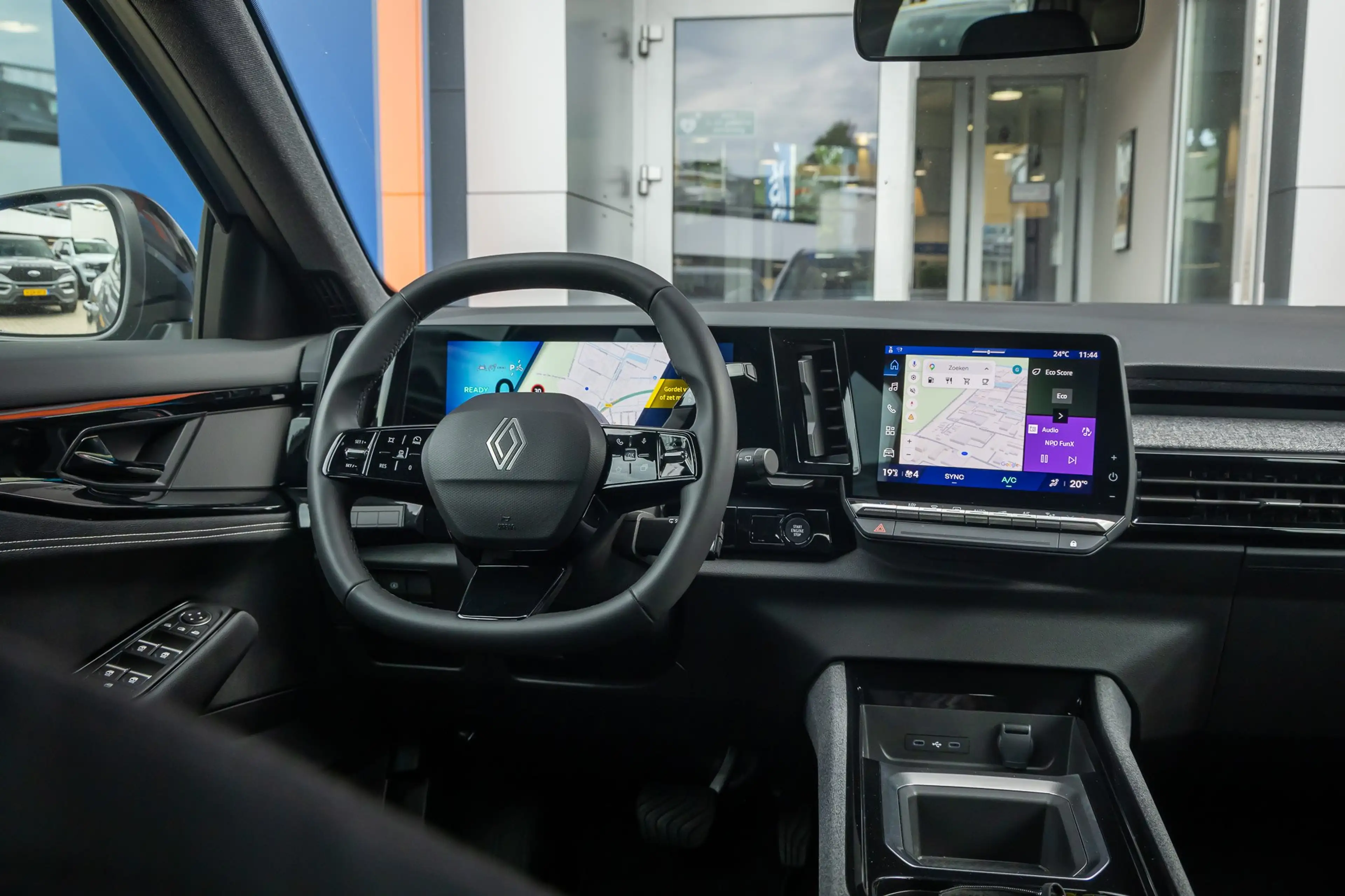 Renault Austral 1.2 E-Tech full hybrid 200 evolution | Apple Carpl — photo 46