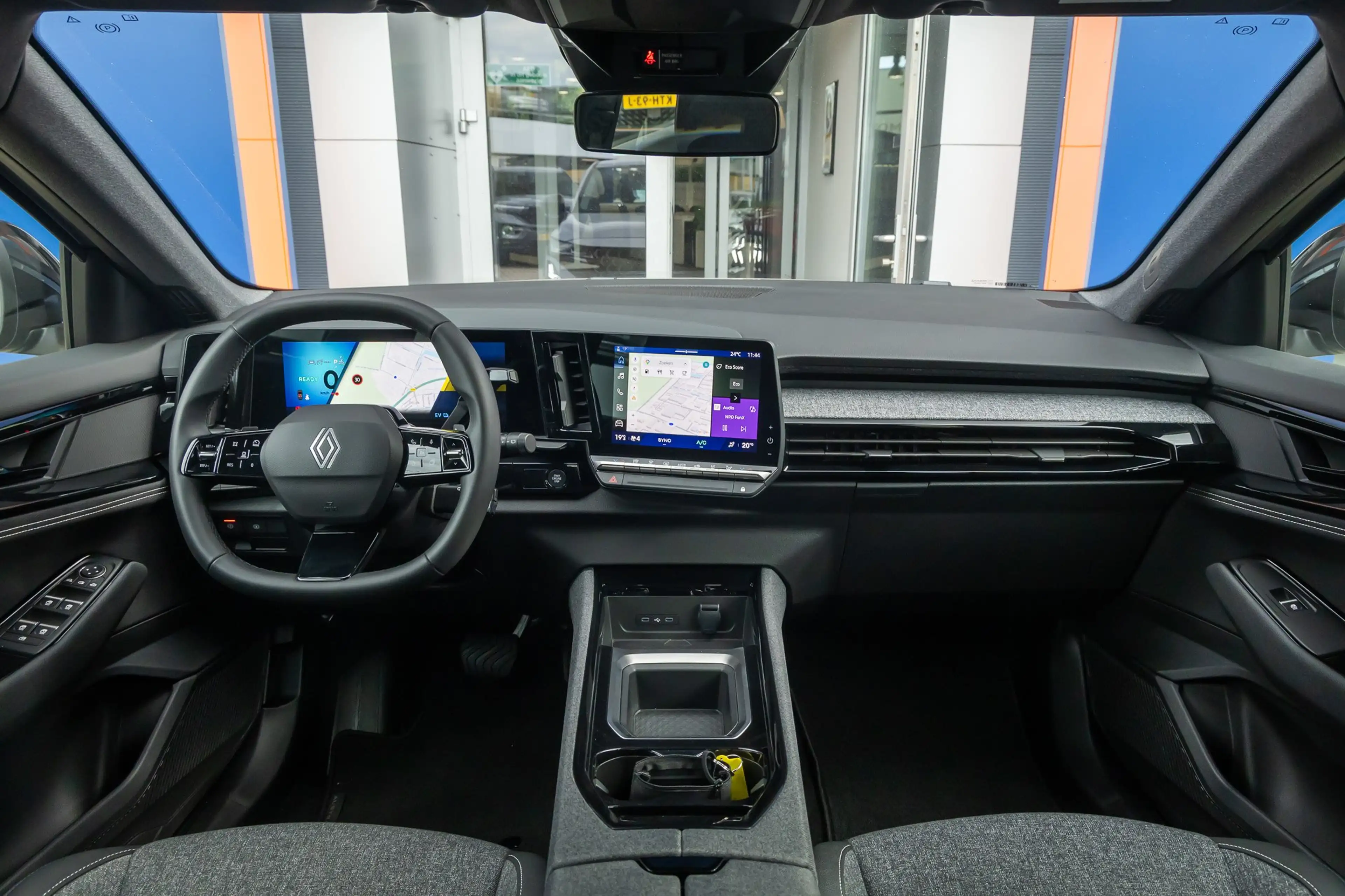 Renault Austral 1.2 E-Tech full hybrid 200 evolution | Apple Carpl — photo 45