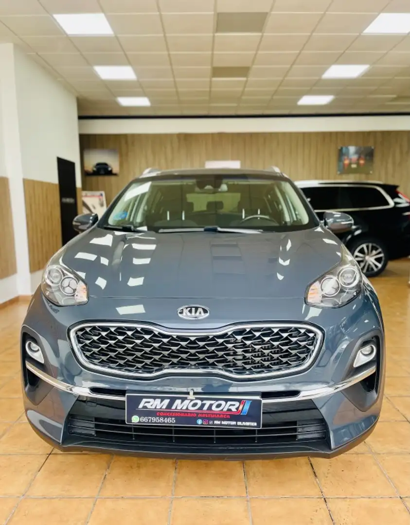 Kia Sportage 1.6 MHEV Drive 4x2 136 Gris - 2