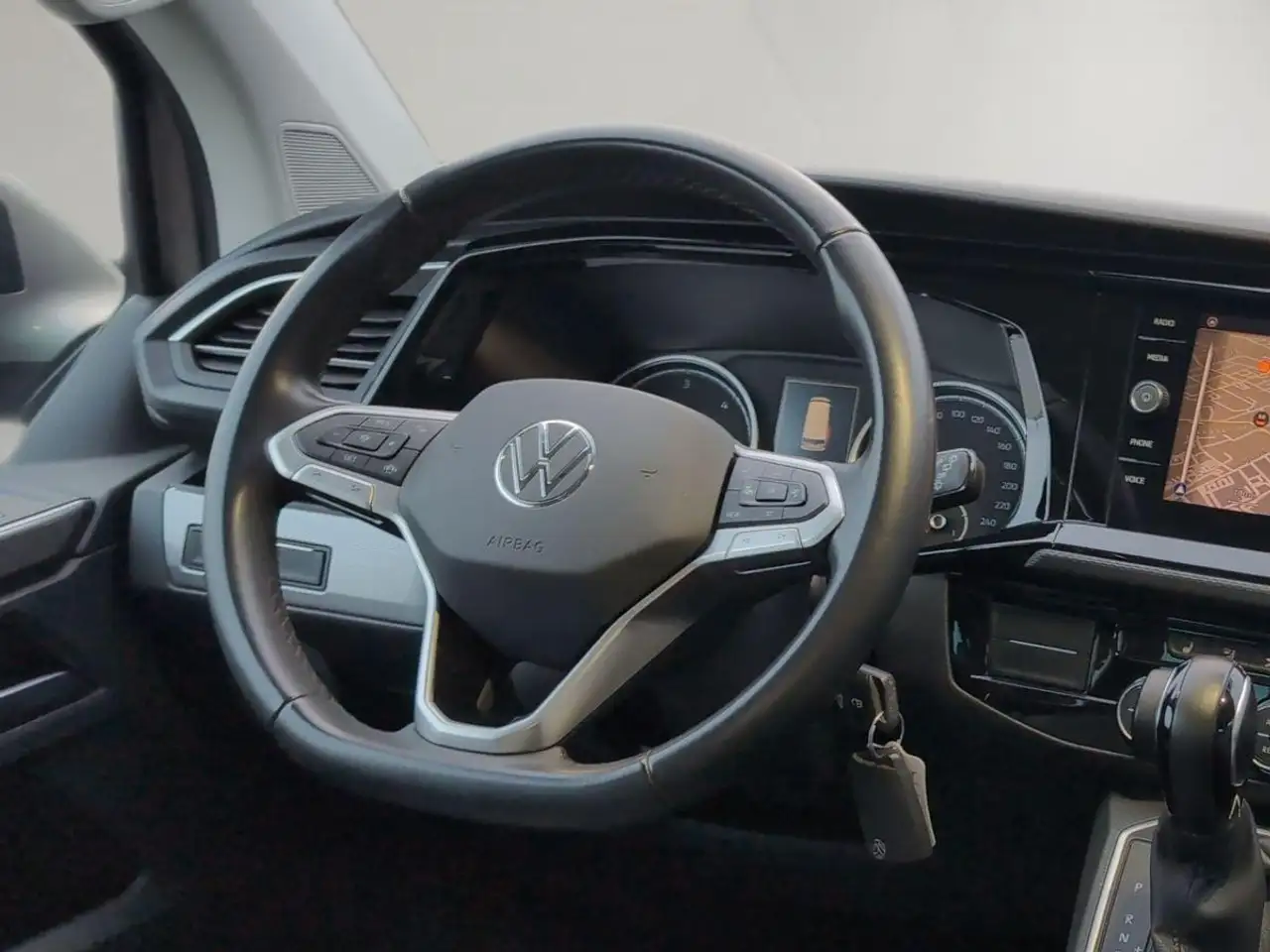 Volkswagen T6.1 Multivan T6.1 2.0 TDI DSG Multivan Generation Six 15