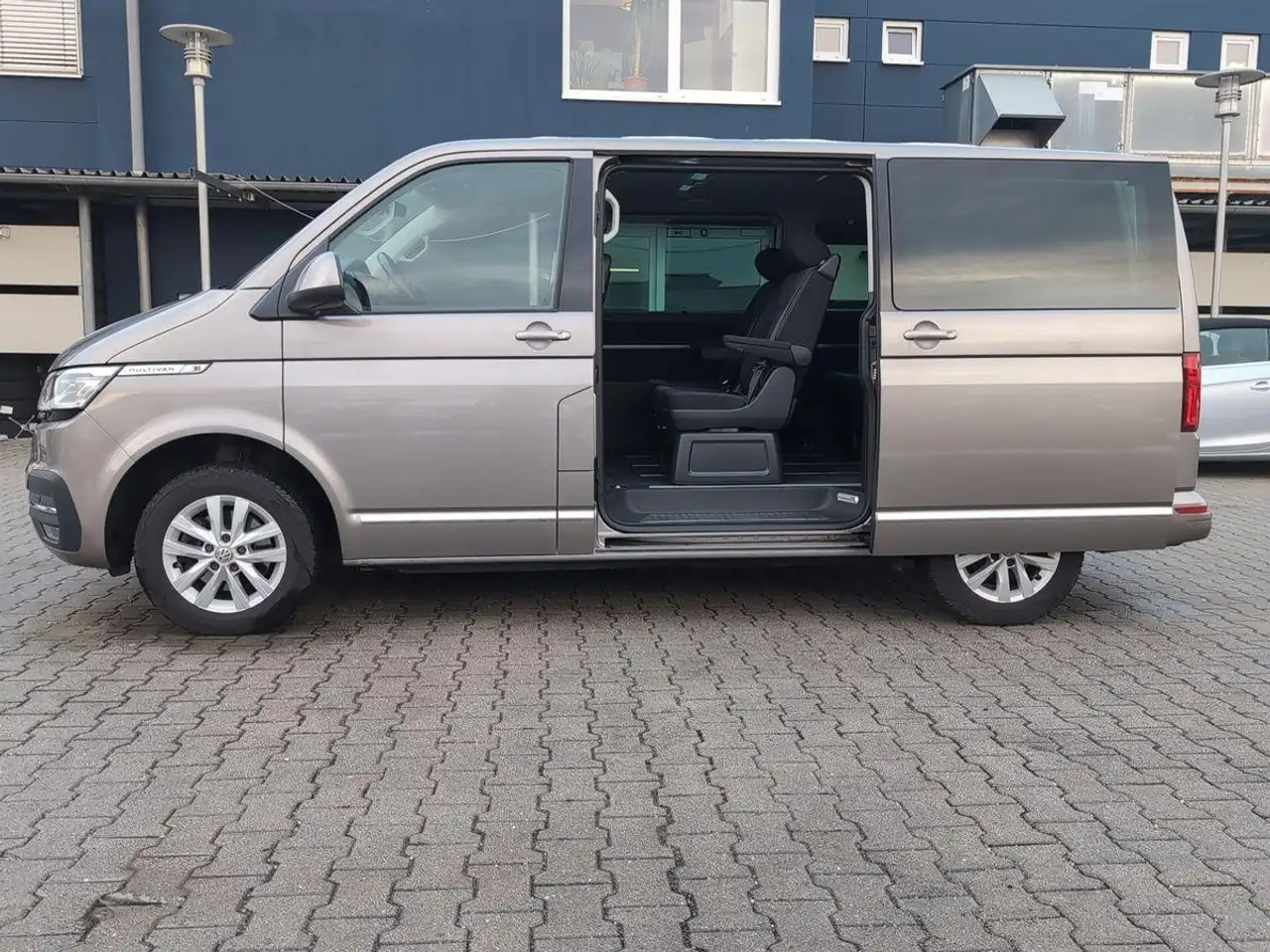 Volkswagen T6.1 Multivan T6.1 2.0 TDI DSG Multivan Generation Six 22