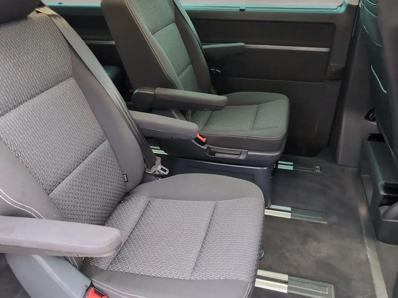 Volkswagen T6.1 Multivan T6.1 2.0 TDI DSG Multivan Generation Six 20