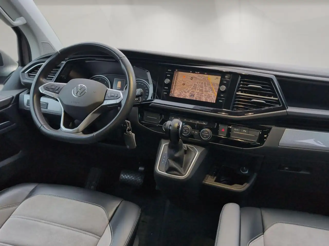 Volkswagen T6.1 Multivan T6.1 2.0 TDI DSG Multivan Generation Six 19