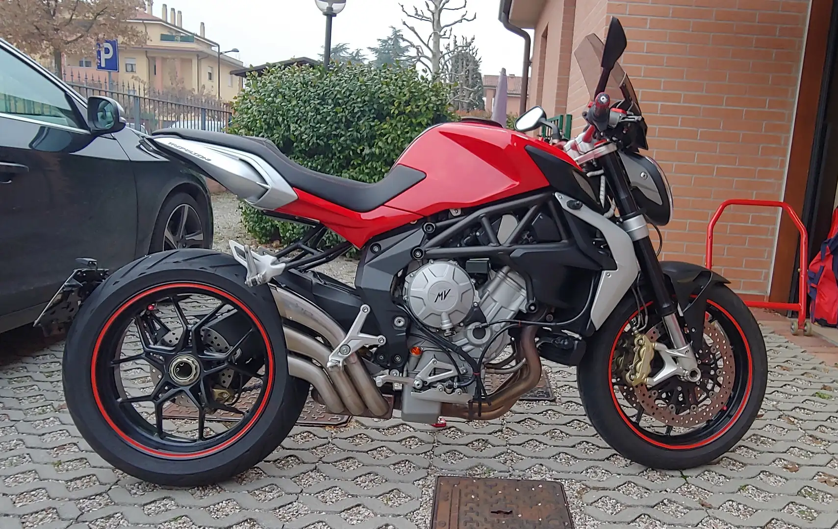 MV Agusta Brutale 675 EAS Červená - 1