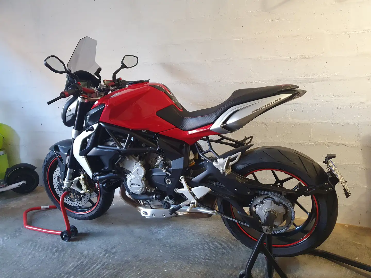 MV Agusta Brutale 675 EAS Červená - 2