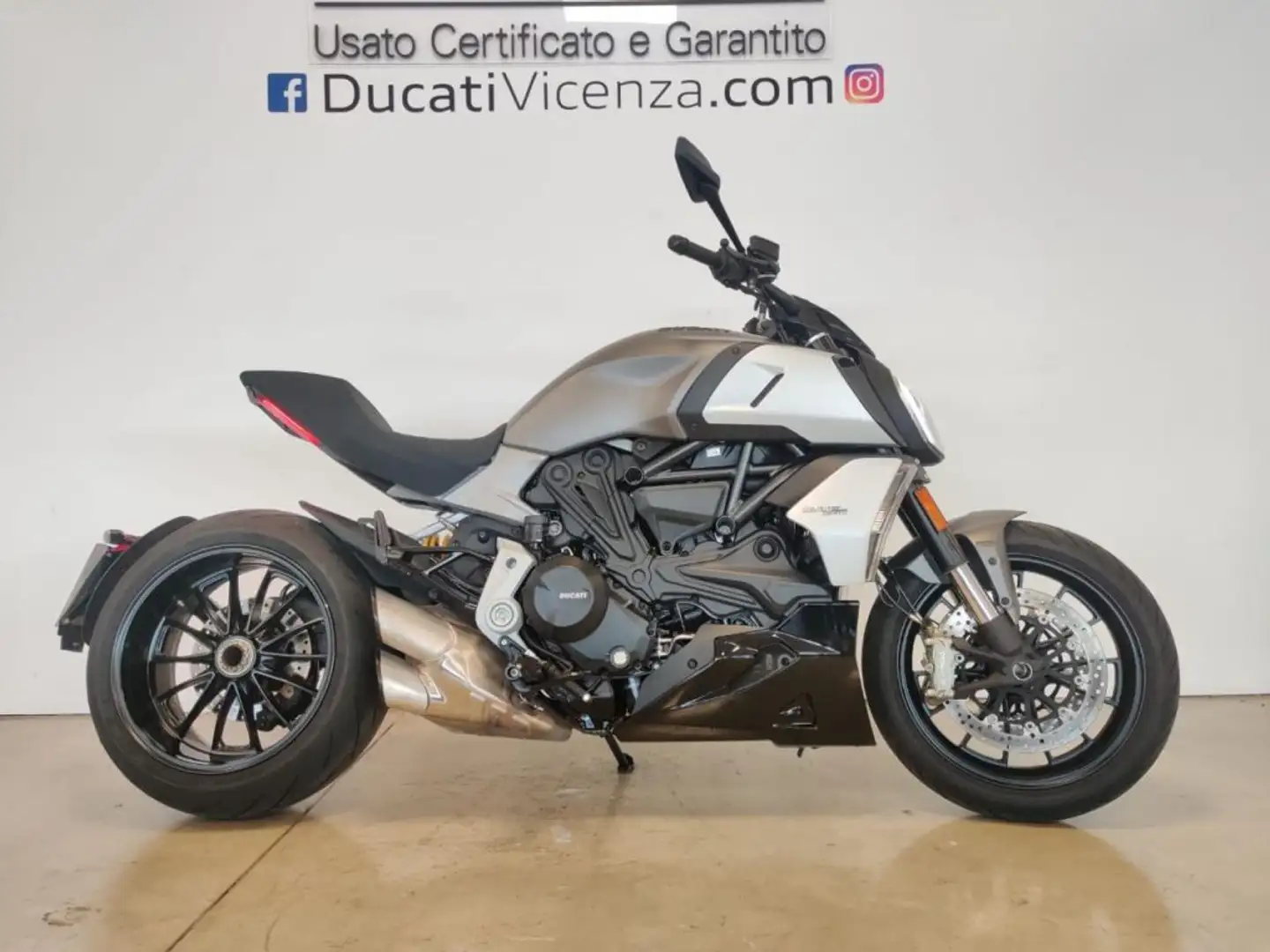 Ducati Diavel 1260 GRAY Grau - 1