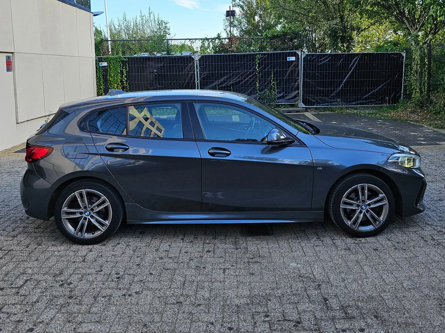 BMW 118 118iA OPF M Pack Grau - 2