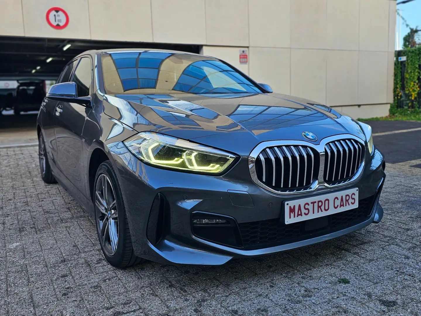 BMW 118 118iA OPF M Pack Grau - 1