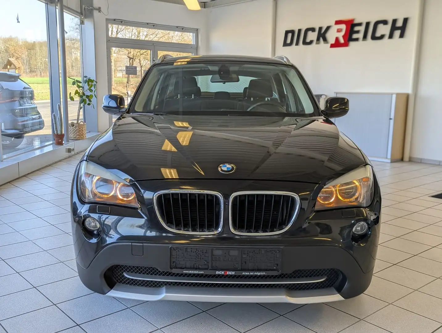 BMW X1 18 d x-Line Bi-Xenon Klimaautomatik Metallic Schwarz - 2
