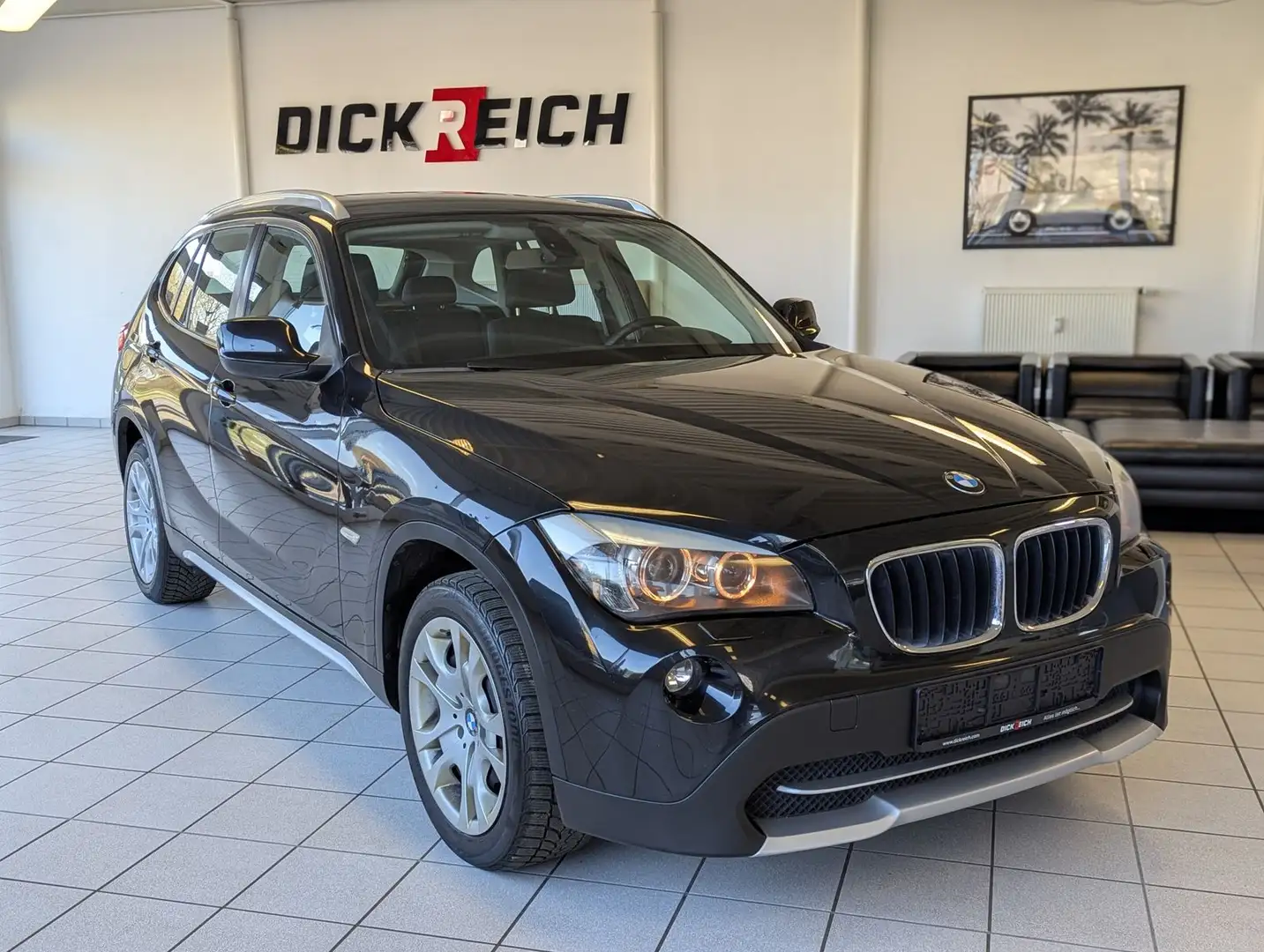 BMW X1 18 d x-Line Bi-Xenon Klimaautomatik Metallic Schwarz - 1
