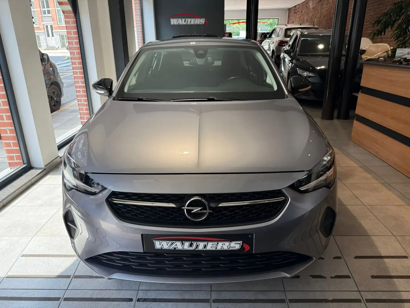 Opel Corsa 1.2i Edition S/S Grijs - 2