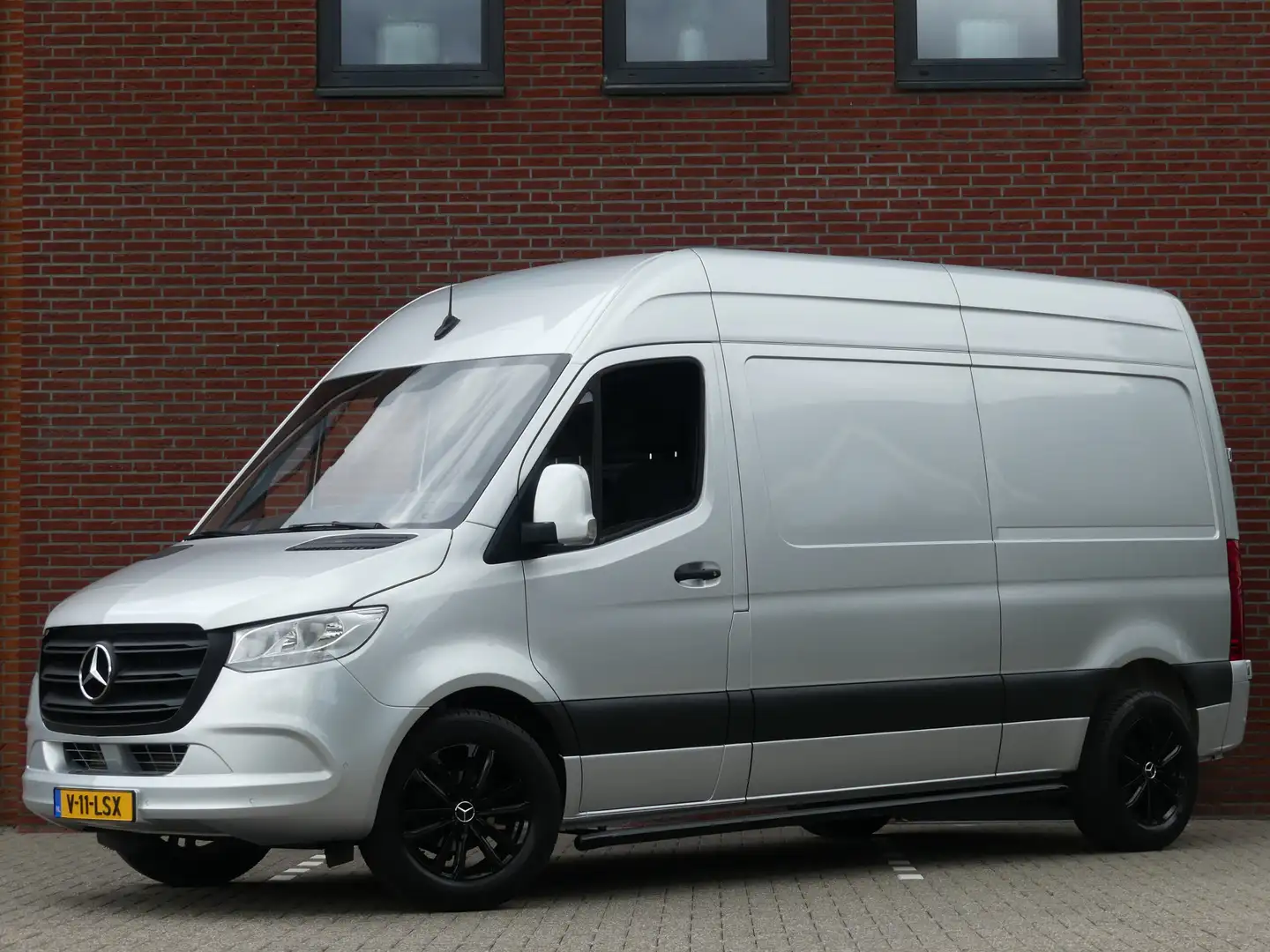 Mercedes-Benz Sprinter 214 2.2 CDI L2H2 Camera/PDC/Navigatie Grijs - 1