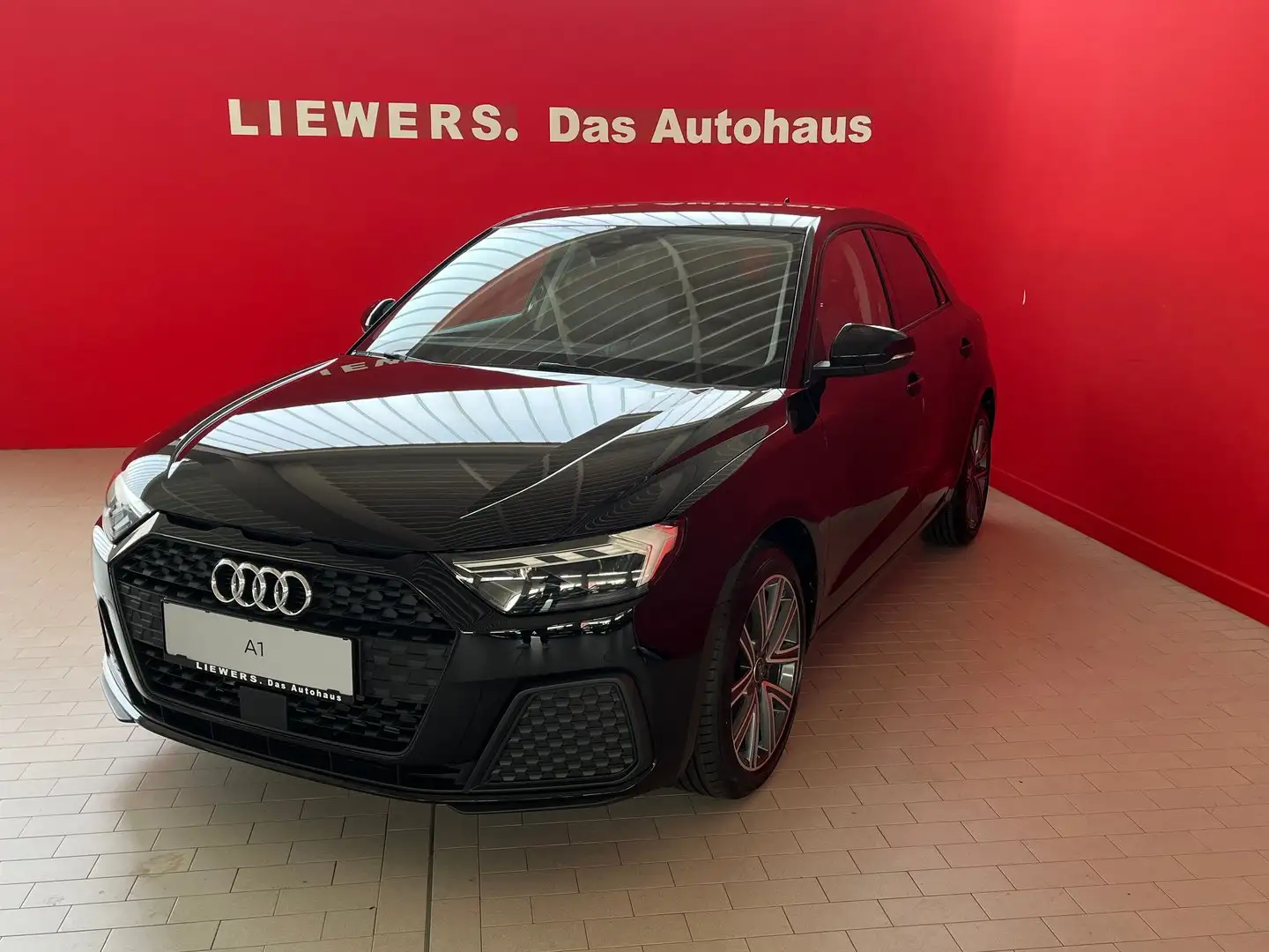Audi A1 25 TFSI intense Schwarz - 2