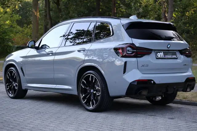 BMW X3 view 3