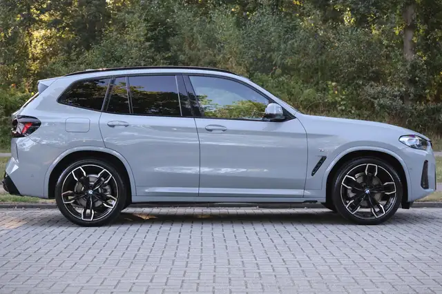 BMW X3 view 9