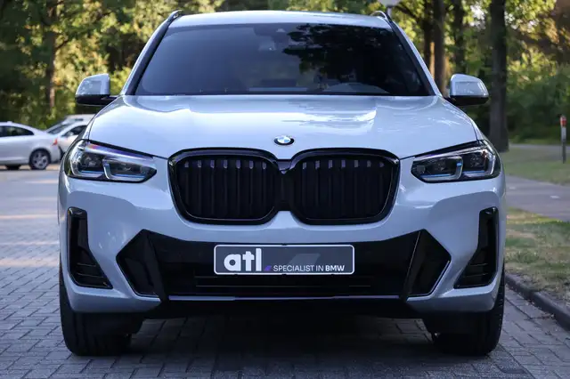 BMW X3 view 12
