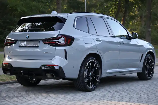 BMW X3 view 8