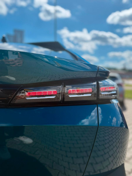 Peugeot 408 Allure Hybrid 145PS e-DSC6 *360° KAMERA* — photo 11