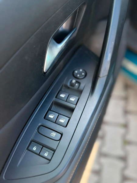 Peugeot 408 Allure Hybrid 145PS e-DSC6 *360° KAMERA* — photo 15