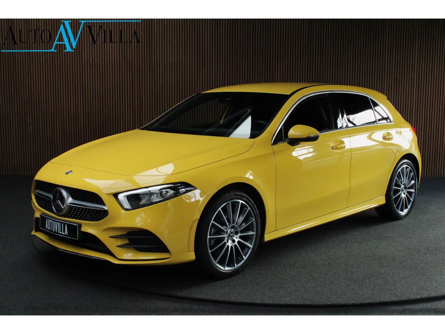 Mercedes-Benz A 250 250e AMG Line Leer Navi PTS LM velgen EQ BTW auto! Geel - 1