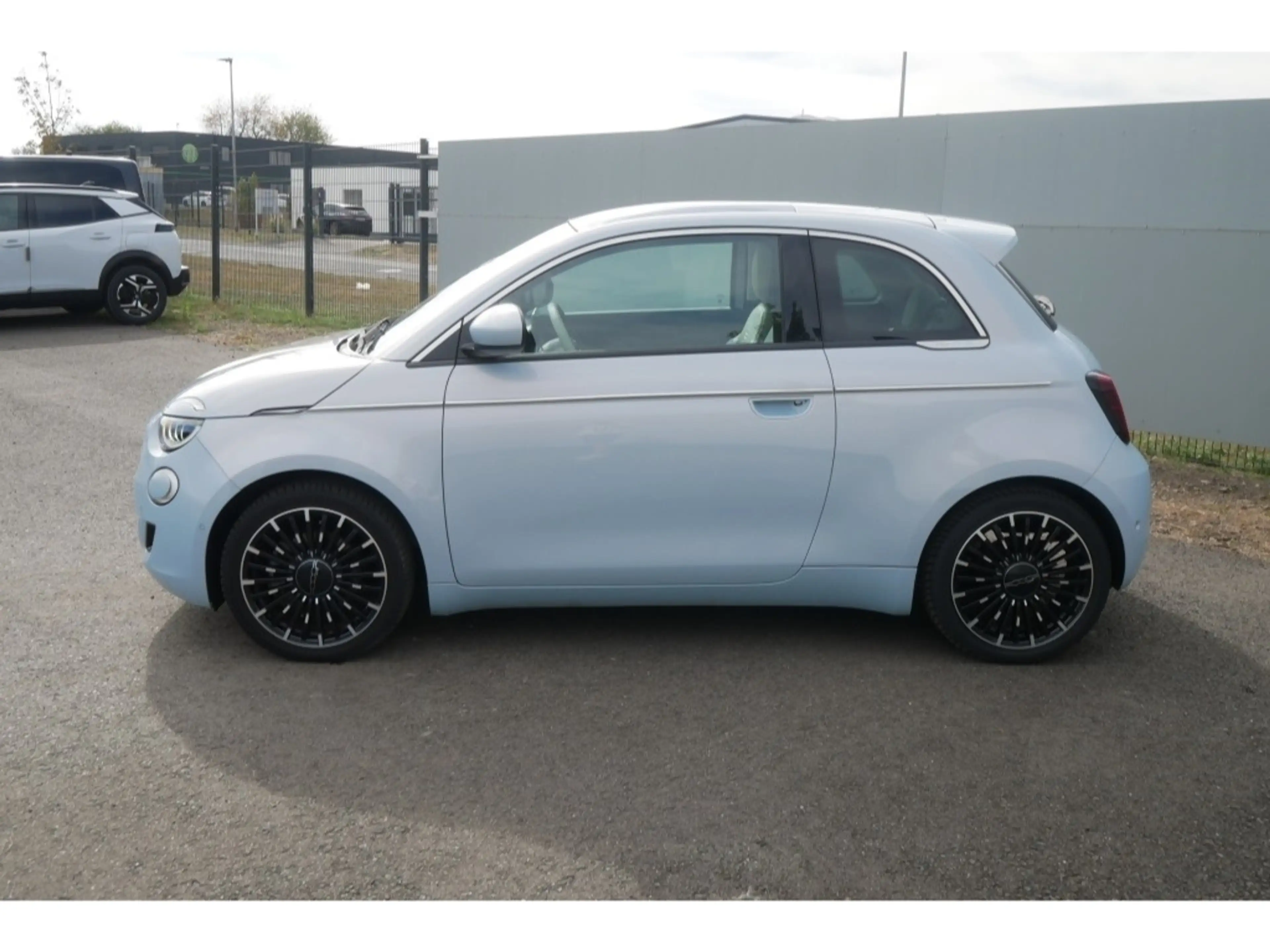 Fiat 500e BY BOCELLI AT 42 Kwh 118PS LED NAVI WINTER GLASDAC — photo 6
