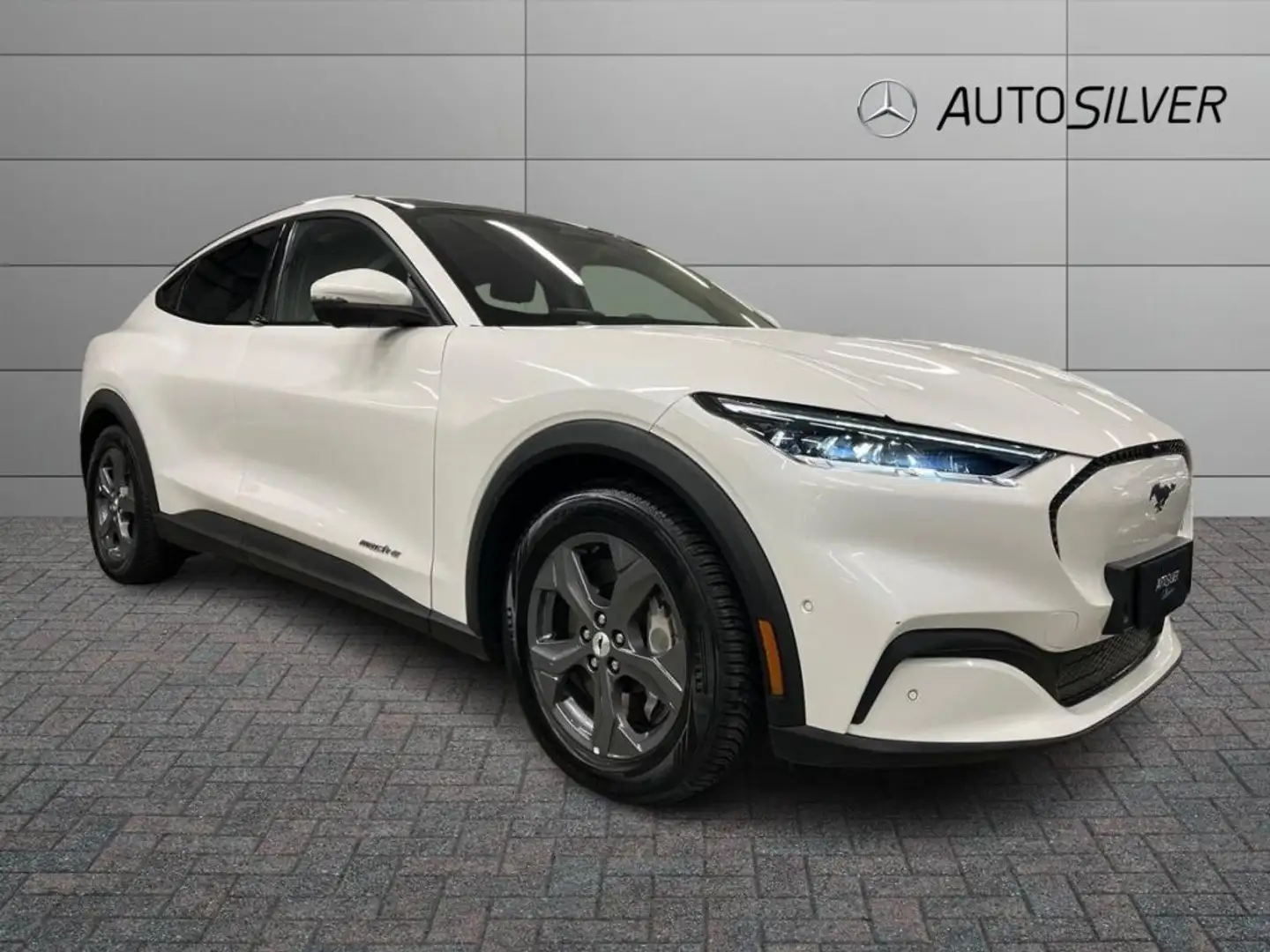 Ford Mustang Mach-E Extended Range 294 CV Bianco - 1