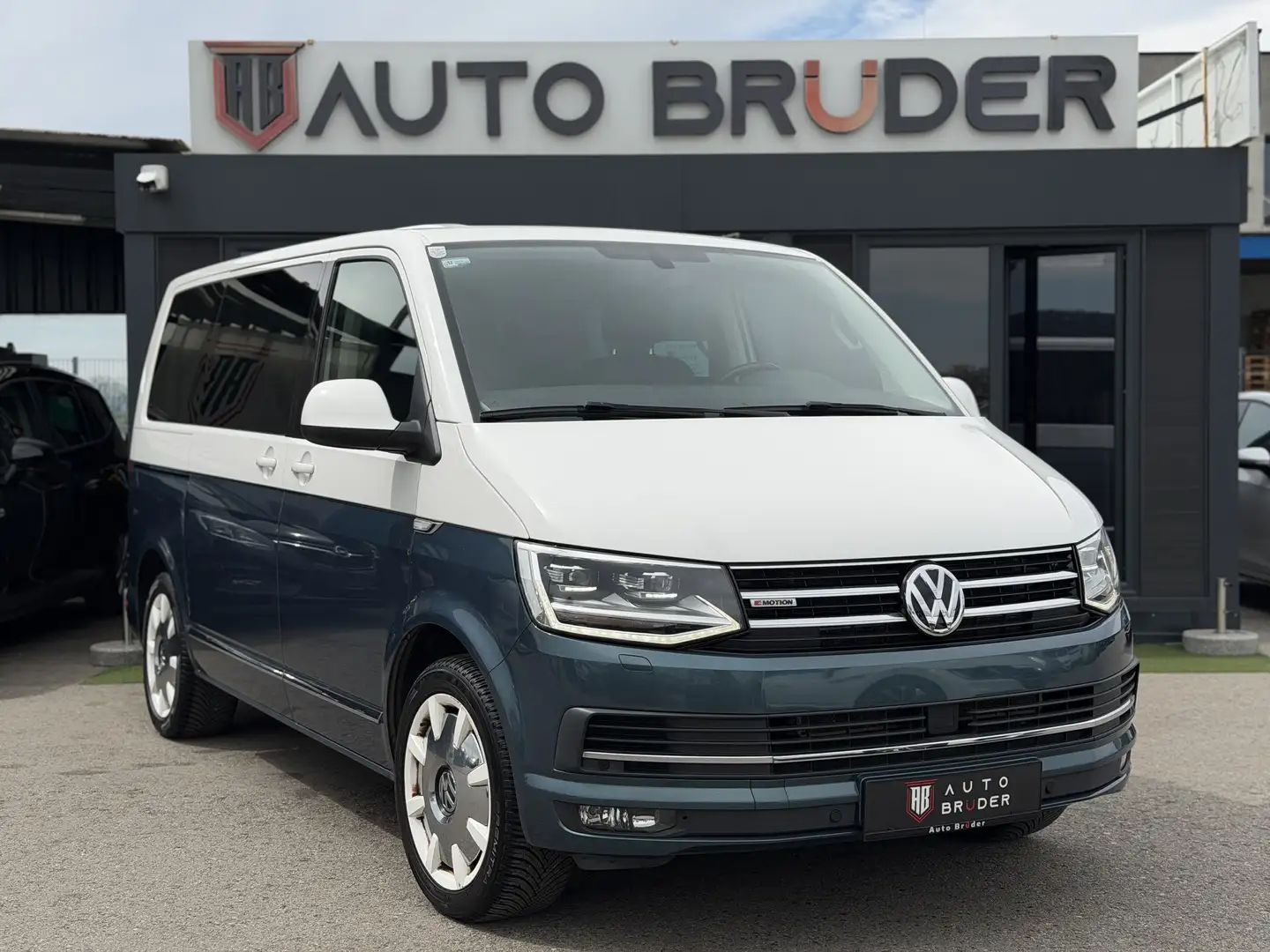 Volkswagen T6 Multivan Multivan Generation Six 2,0 TDI 4Motion BMT DSG - 2