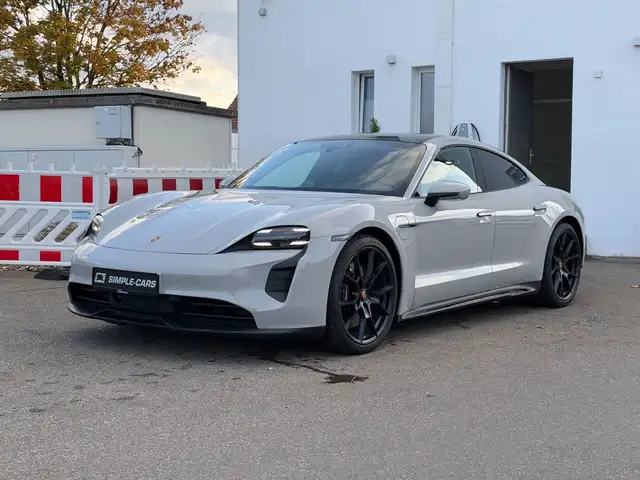 Porsche Taycan GTS *PANO*INNO*HUD*4 LENK*BOSE*WÄPUM*DISP