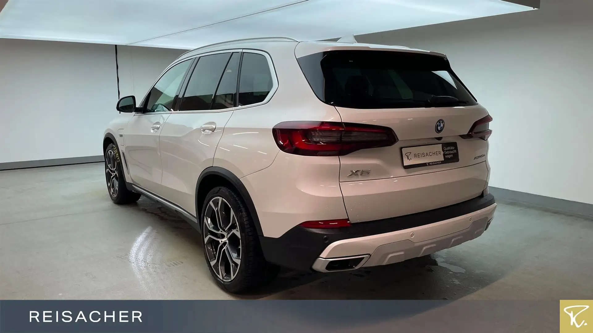 BMW X5 xDrive45e X-Line,Pano,AHK,DAProf,elKomfSi+Mem Weiß - 2