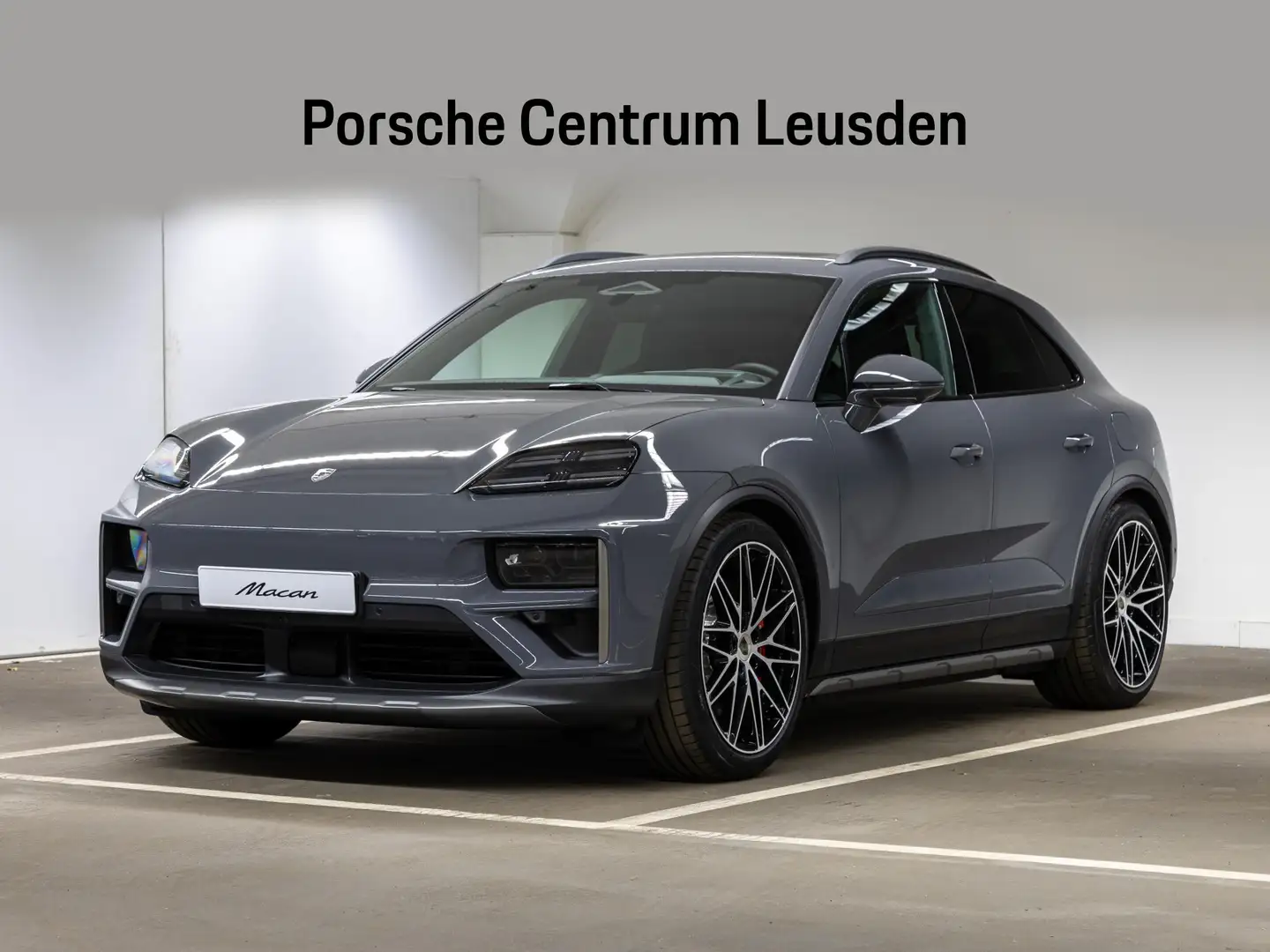 Porsche Macan Turbo Grijs - 1