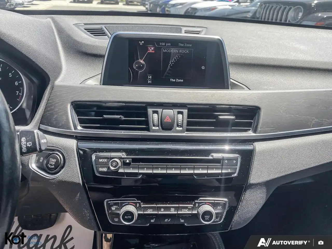 BMW X1 снимка BMW X1