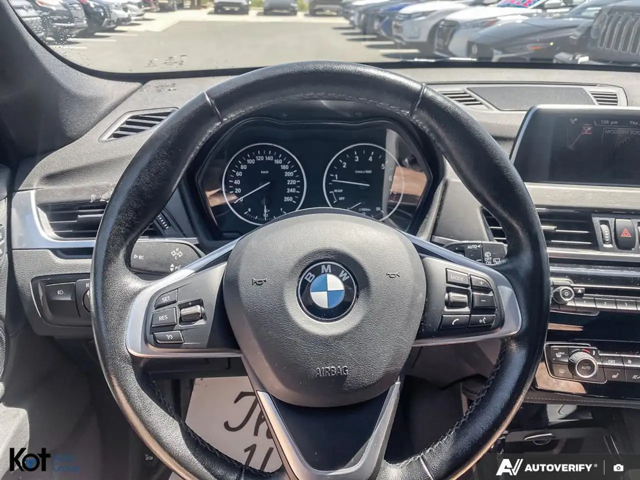 BMW X1 снимка BMW X1