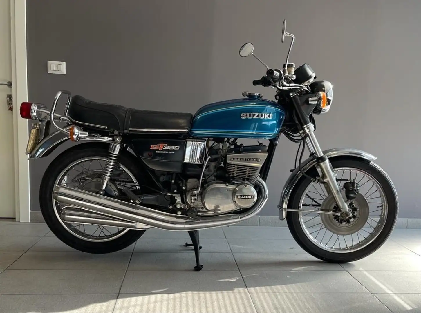 Suzuki GT 380 edizione - 1